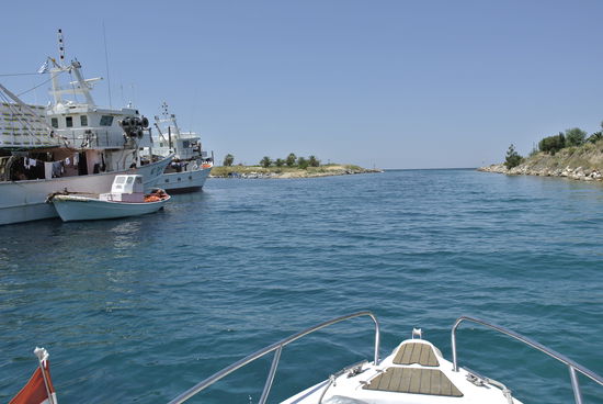 in der Durchfahrt bei der Halbinsel Kassandra