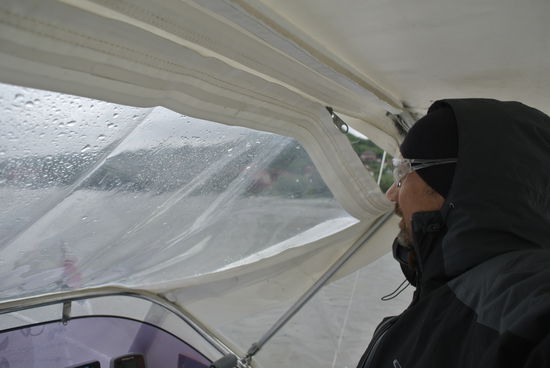 wegen Regen Frontverdeck montiert - da es keinen Scheibenwischer gibt  muss das anders gelöst werden....
