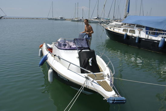 Erste Bootsbesichtigung