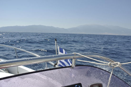 ungemütliche 32 Meilen Überfahrt Richtung Platamos