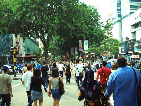 alltägliches Treiben auf der Orchard Rd.