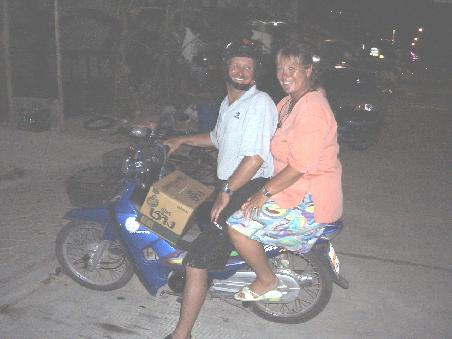 Reinhold und Gudrun beim "Beerdealer"