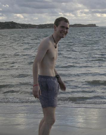 Nur die harten Deutschen haben sich getraut bei rund 20 Grad Wassertemperatur im Indischen Ozean zu schwimmen.