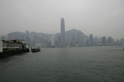 Wie man sieht, war es in Hong Kong relativ nebelig. Ein Besteigen des Peak haette sich also nicht gelohnt.