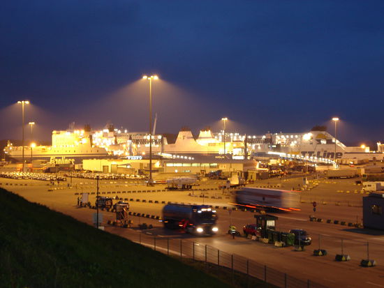 Weiterreise in der Nacht.