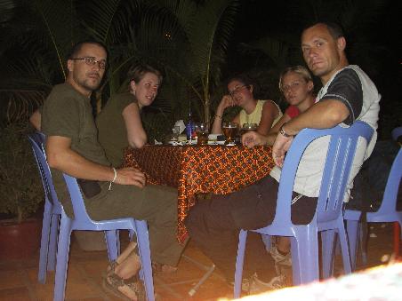 Linda aus Irland (ganz hinten)
Katja und Christian aus Deutschland
und wir