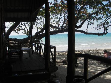 Blick von unserer Terrasse aufs Meer