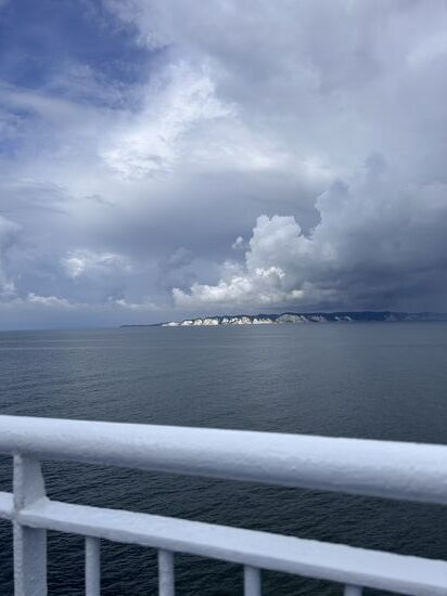 Blick auf die beeindruckenden Kreidefelsen in Dänemark  und Erinnerungen an einen schönen Urlaub vor zwei Jahren.