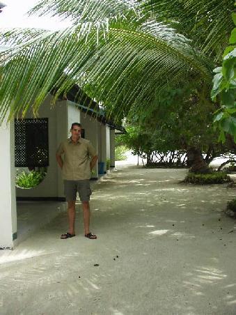Links ging es in unseren Bungalow