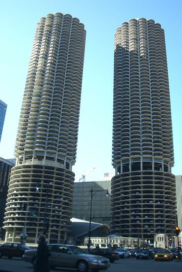 Marina City, sie werden auch mit Maiskolben verglichen.