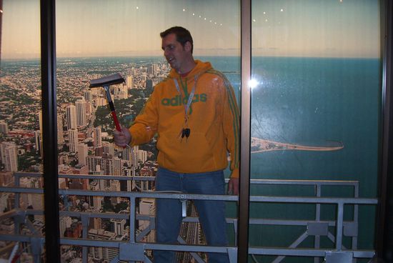 Auch Gerald durfte Fensterputzer spielen, grins.