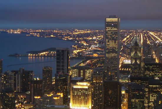 Aon Center und der Lake Michigan