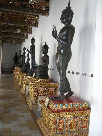 Figuren im Wat Benchamebophit