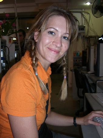 ... im Internet-Cafe ...