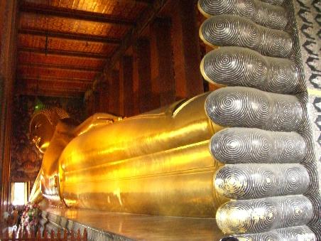 'Wat Po' - Tempel des liegenden Buddha (schoenes Foto gell, hihi)