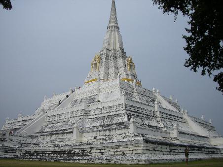 Wat Phu Khao Thong