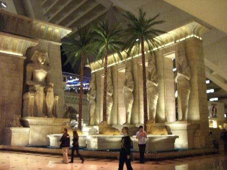 Eingangshalle LUXOR