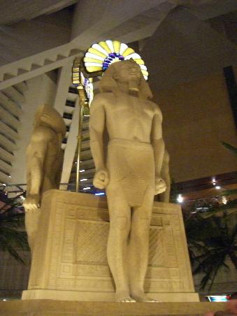 Eingangshalle LUXOR