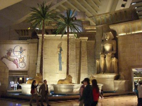 Eingangshalle LUXOR