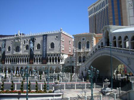 Die Rialto-Brücke im VENETIAN.
