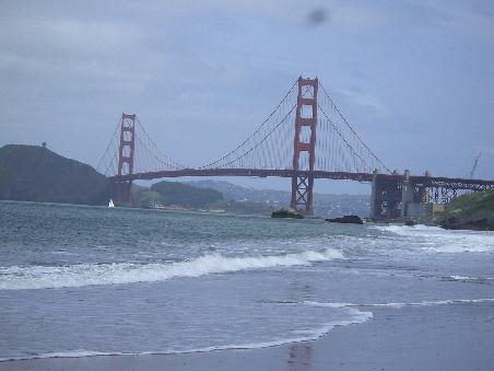 Blick auf die Golden Gate Bridge vom Baker Beach