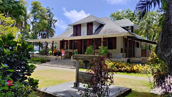 Besuch der Takamaka Rum Distillery. Sehens- und Schmeckenswert. 
Hakuna Takamaka