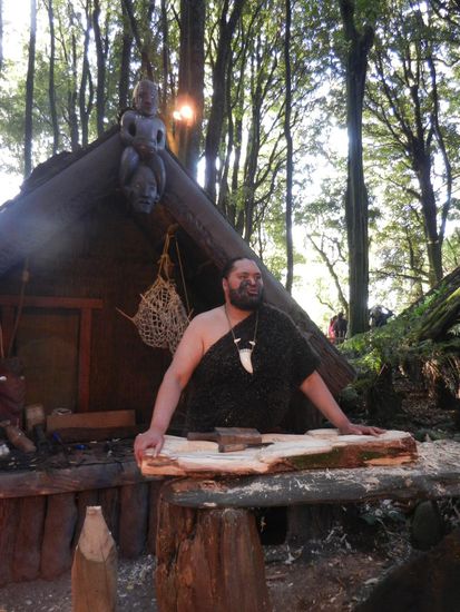 Traditionelle Schnitzkunst.