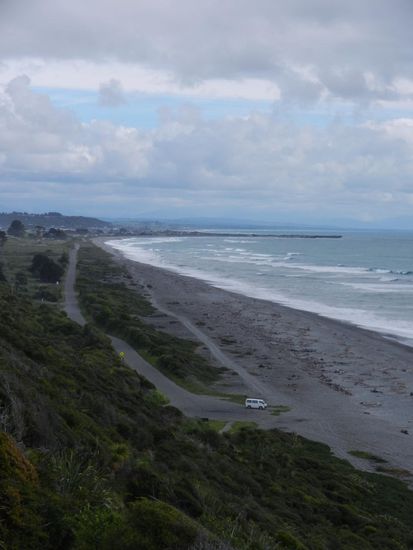 Unser Camper, ganz einsam an der Kueste.