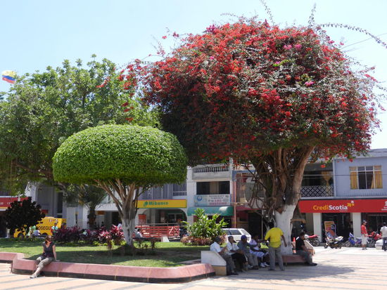 Auch in Tumbes gibt es sehr schoene Plazas!