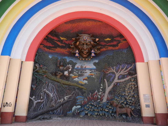 Man kann es zwar nicht richtig erkennen, das Bild besteht aber aus lauter kleinen Mosaiksteinchen!