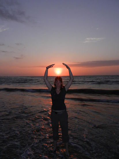 Puenktlich zum Sonnenuntergang sind wir am Strand von Mancora angekommen.
