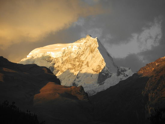Abendstimmung! Einer der vielen weissen Gipfel, die man von der Stadt aus sieht!