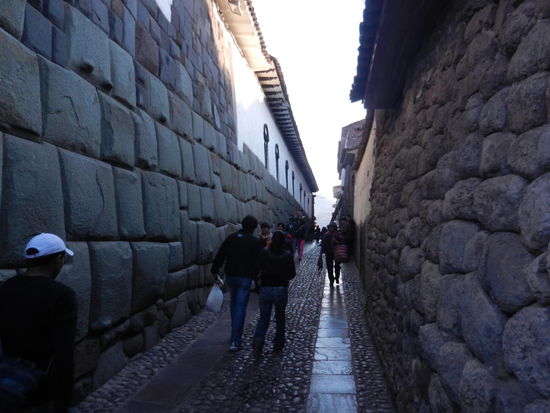 Eine der vielen Gassen in Cusco.