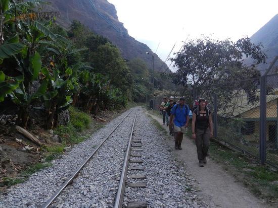 Mit zwei lustigen Schweizern, zwei Oesterreichern und Martin aus Wuerzburg machten wir uns auf den Weg.