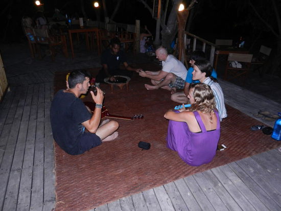 Der Tomasi beim Kava saufen.