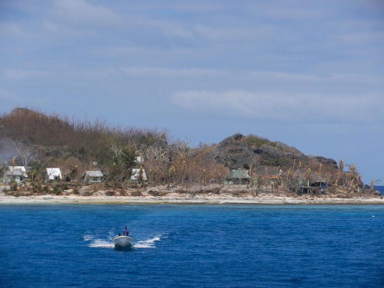 Laut News muss hier das Auge des Sturms vorbeigezogen sein! Alles im Eimer...
