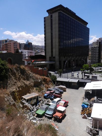 Das Bild zeigt gut die starken Kontraste der Stadt.