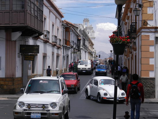 Viele schoene Gassen mit alten weissen Gebaeuden...wirklich ein Aufenthalt wert!