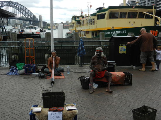 Didgeridoo-risten  am Circular Quay!