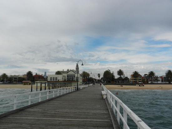 Am Strand von South Melbourne.
