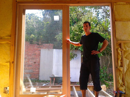 Die Bauweise unterscheidet sich doch etwas von unserer! ...was man vor allem bei den Fenstern merkt!