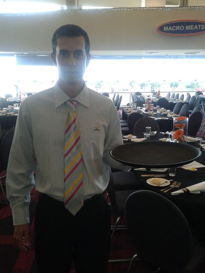 Und so sehn wir beim Hunderennen aus!