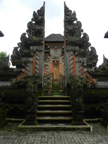 Einer von unzaehligen Tempel!