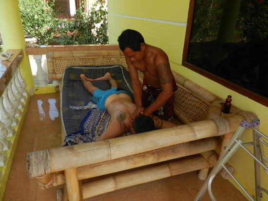 Wir lernten Momo kennen, mit dem wir sehr viel Spass hatten und der uns mit einer herrlichen Massage verwoehnte ... umsonst!