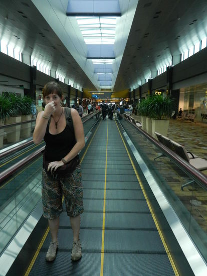 Selbst im Flughafengebaeude konnte man den Rauch riechen!