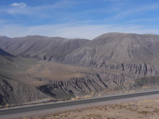 Wieder einmal eine wunderschoene Busfahrt durch Canyons und Schluchten!