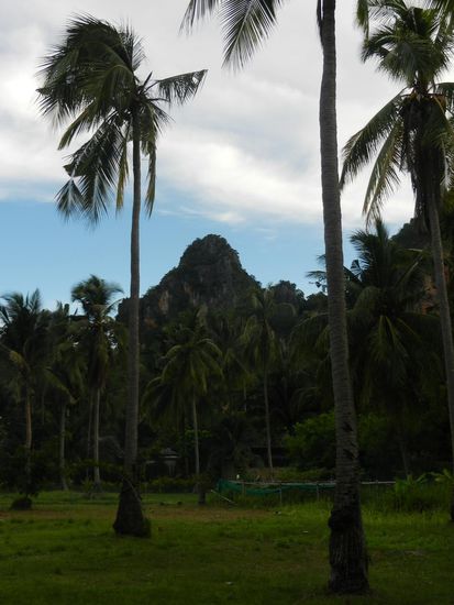 Von Railay West nach Ost.