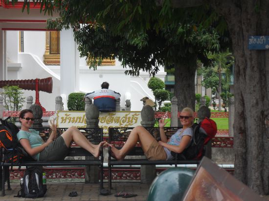 Zwei Backpacker bei einer Pause 