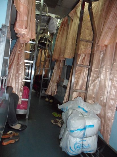 So sieht es aus, wenn die Schlafkajueten ausgeklappt sind.