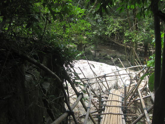 Die Bambussbruecke, ein klappriges Etwas.